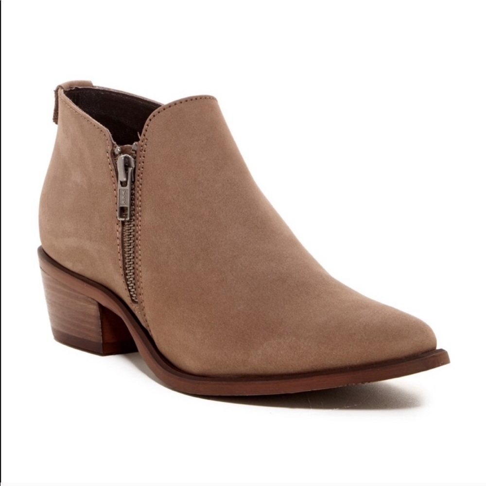 Steve Madden Leather Ankle Booties. Zip up sides. - Picture 1 of 8